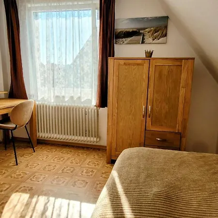 Einzelzimmer Mandala, Privat